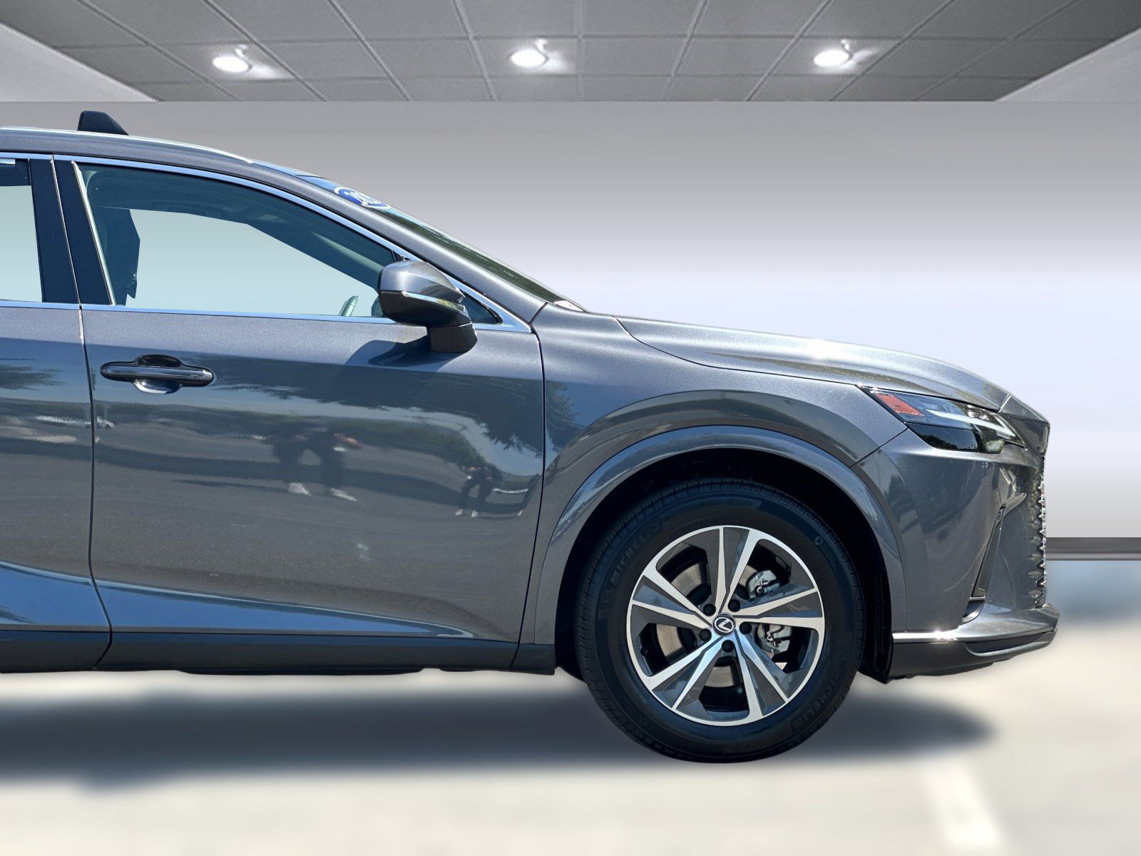 Used 2025 Lexus RX 350 FWD w/ Accessory Package image 33