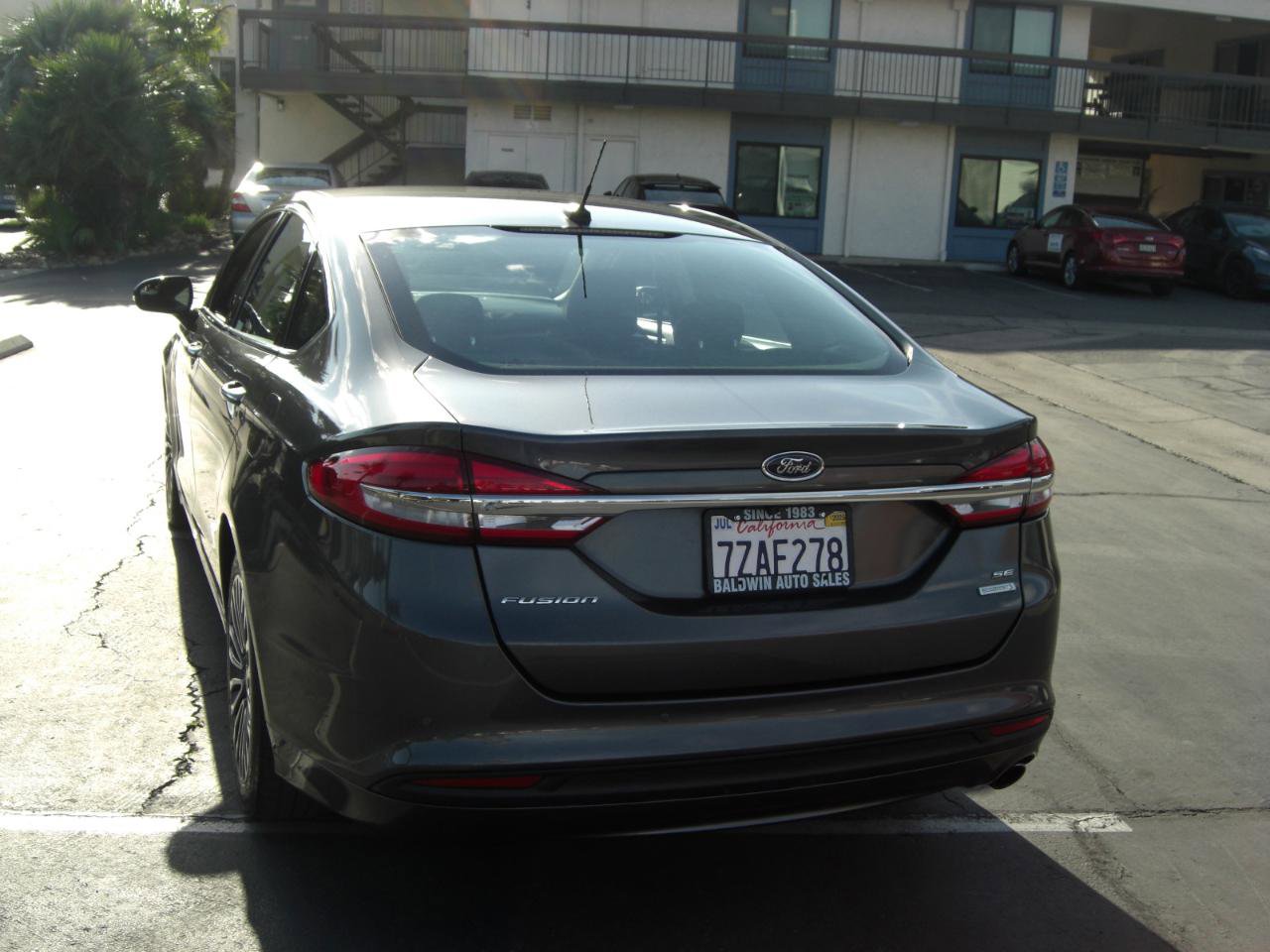 Used 2017 Ford Fusion SE w/ Fusion SE Technology Package FWD image 11