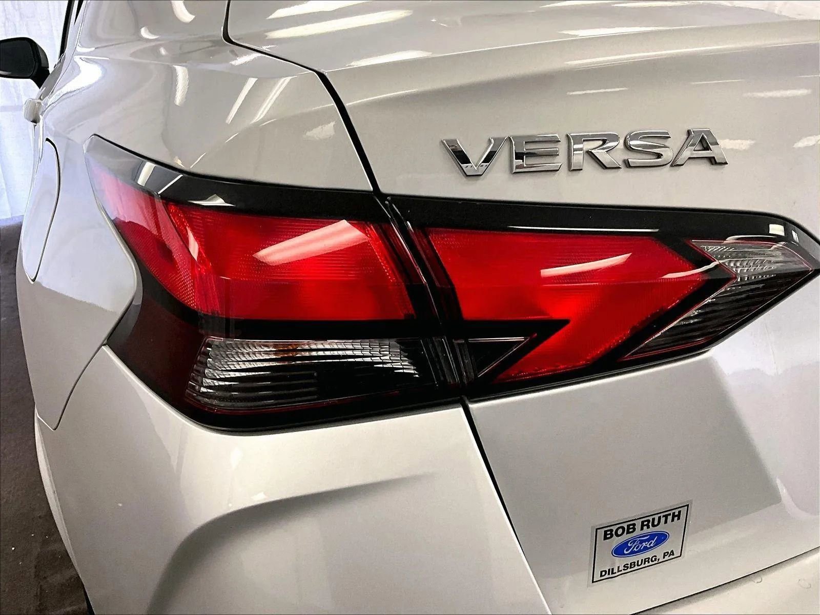 Used 2023 Nissan Versa SV image 28