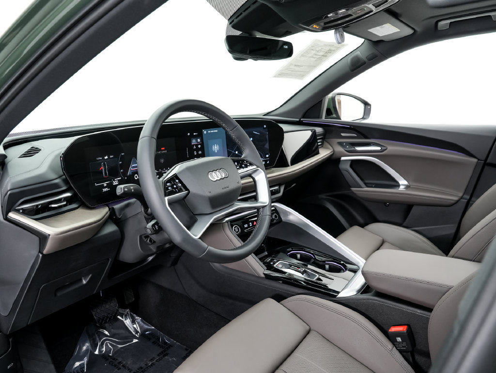 Certified 2025 Audi Q5 Premium Plus w/ Premium Plus AWD/4WD image 4