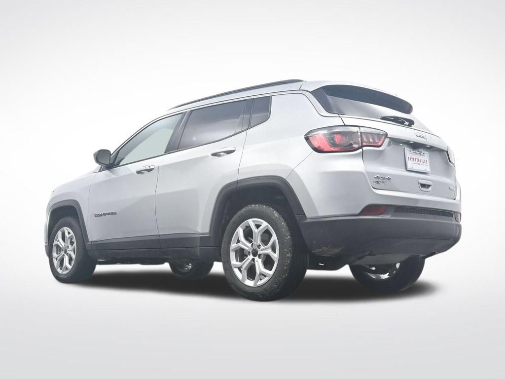 Used 2025 Jeep Compass Latitude image 35