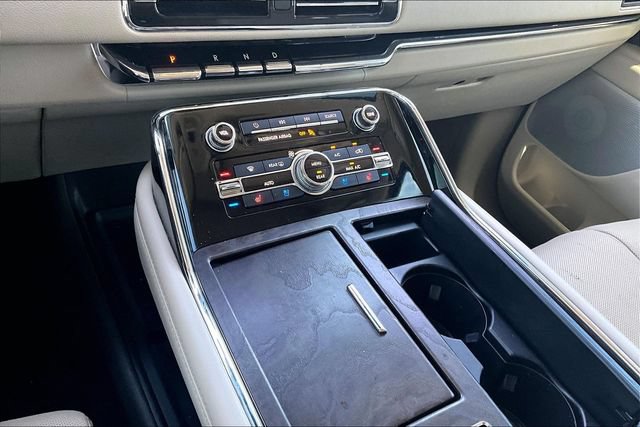 Used 2021 Lincoln Navigator Reserve w/ Luxury Package AWD/4WD image 23