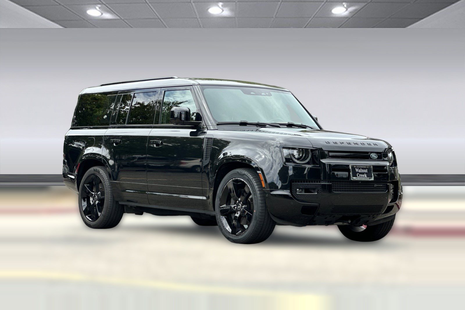 Used 2023 Land Rover Defender 130 X-Dynamic SE AWD/4WD image 7