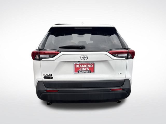 Used 2022 Toyota RAV4 LE FWD image 6