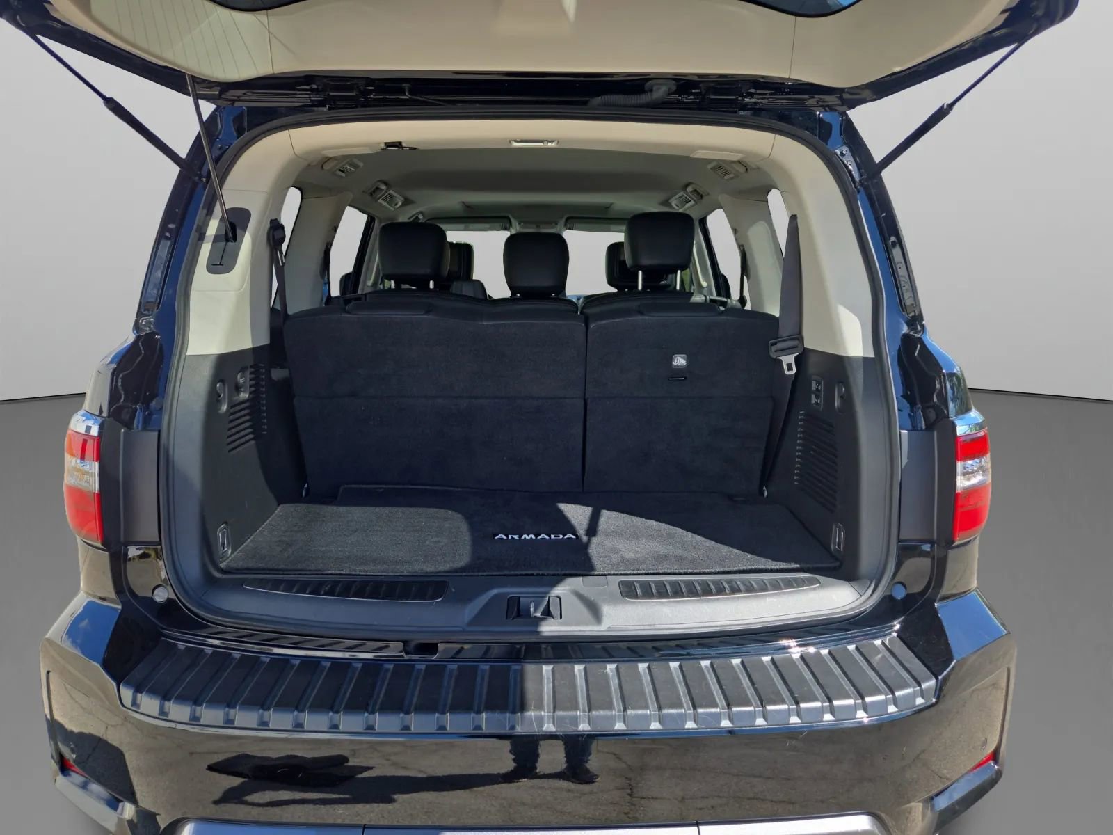 Used 2023 Nissan Armada Platinum RWD image 29