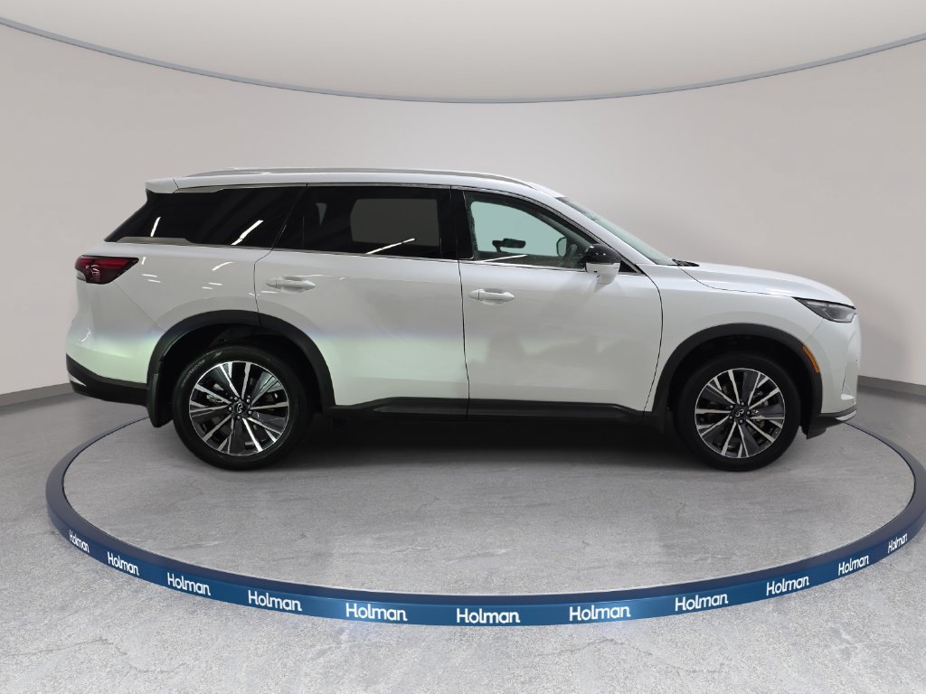 Certified 2027 INFINITI QX60 Luxe w/ Cargo Package AWD/4WD image 4