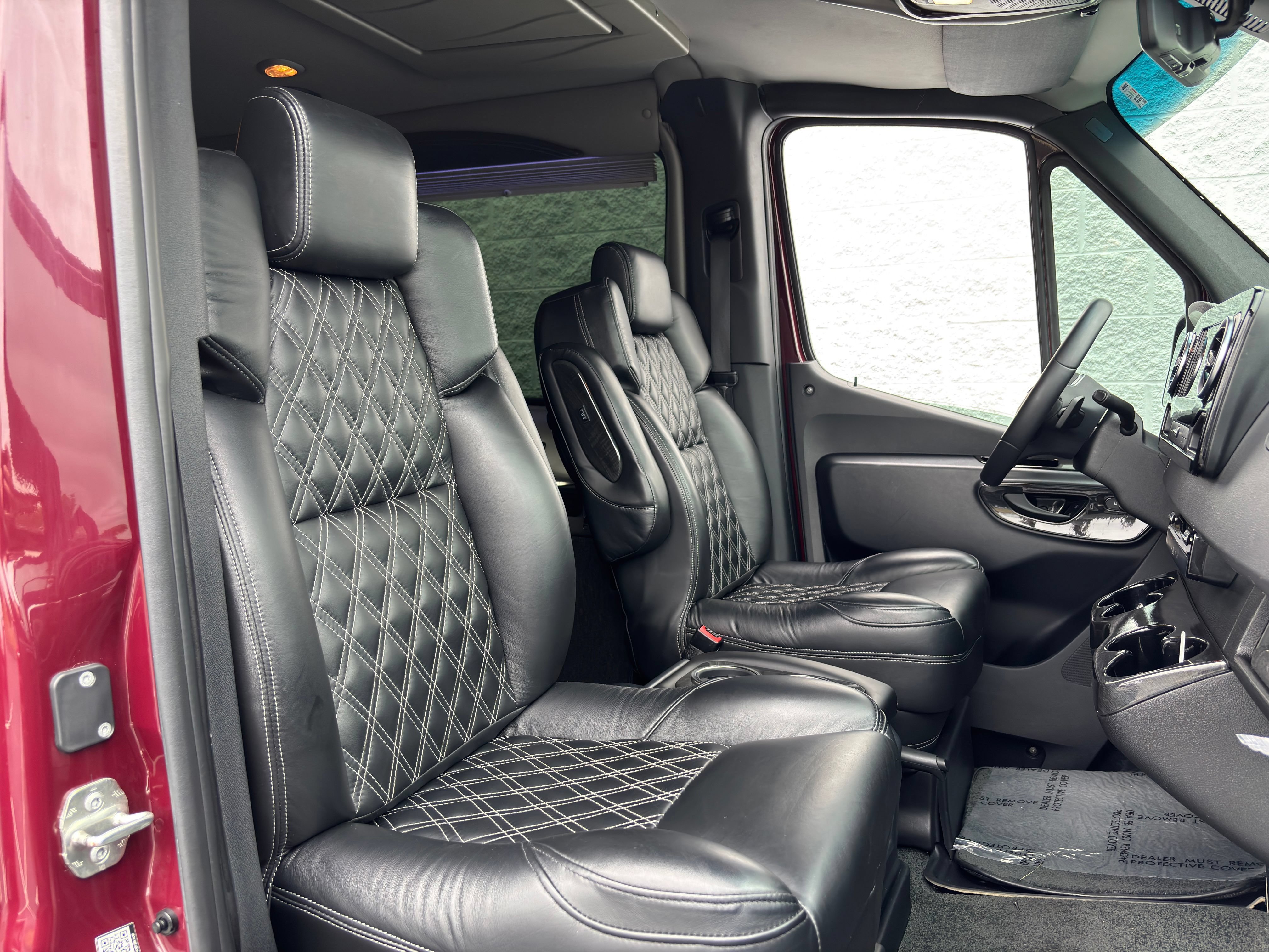 Used 2024 Mercedes-Benz Sprinter 2500 image 25