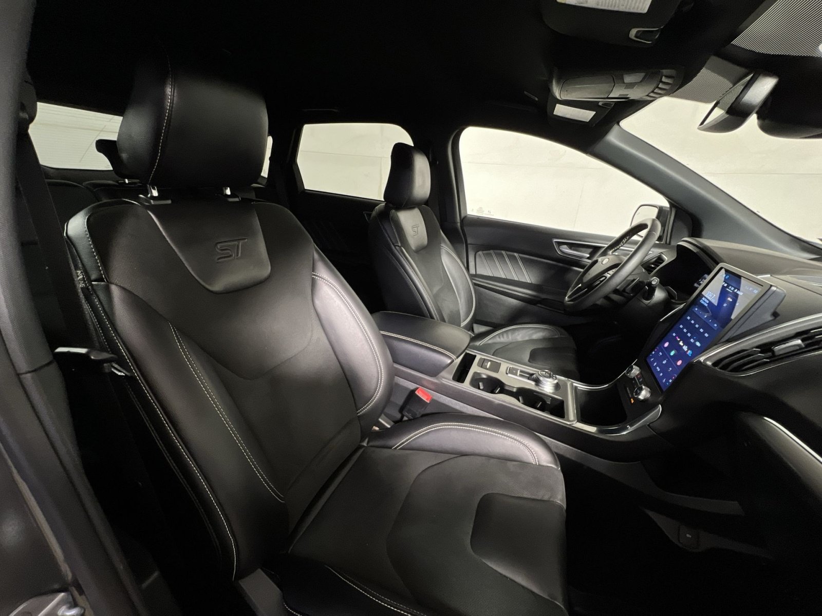 Used 2022 Ford Edge ST AWD/4WD image 25