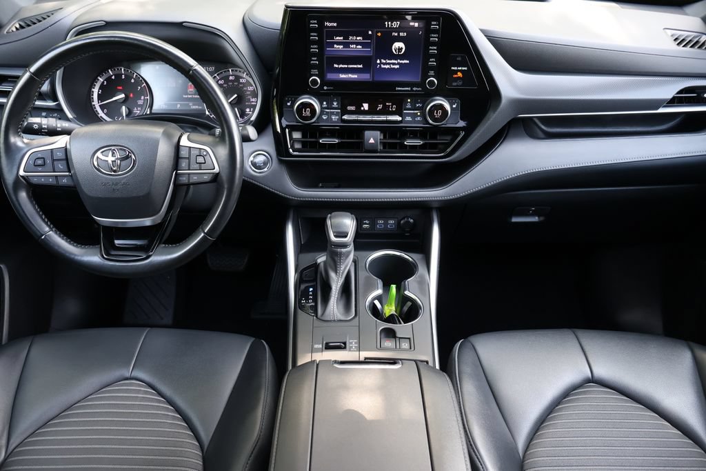 Used 2022 Toyota Highlander XSE FWD image 14