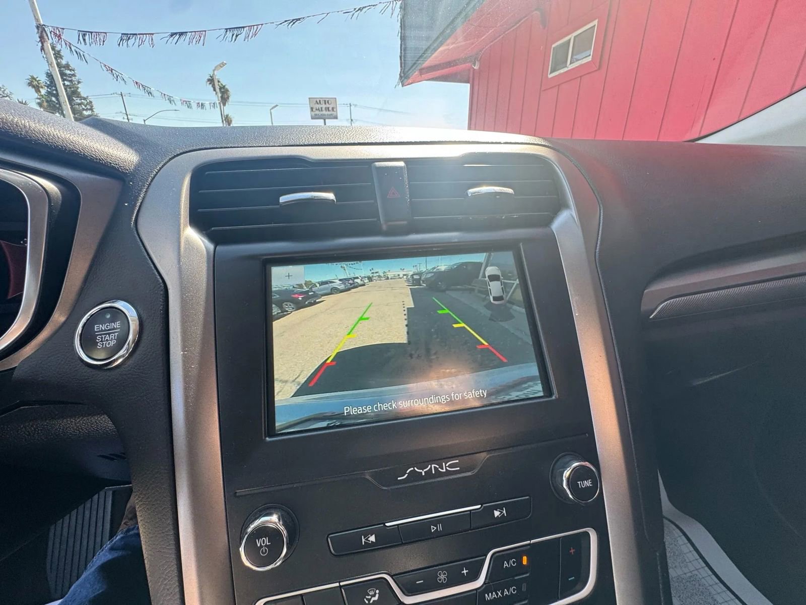 Used 2020 Ford Fusion SE image 11