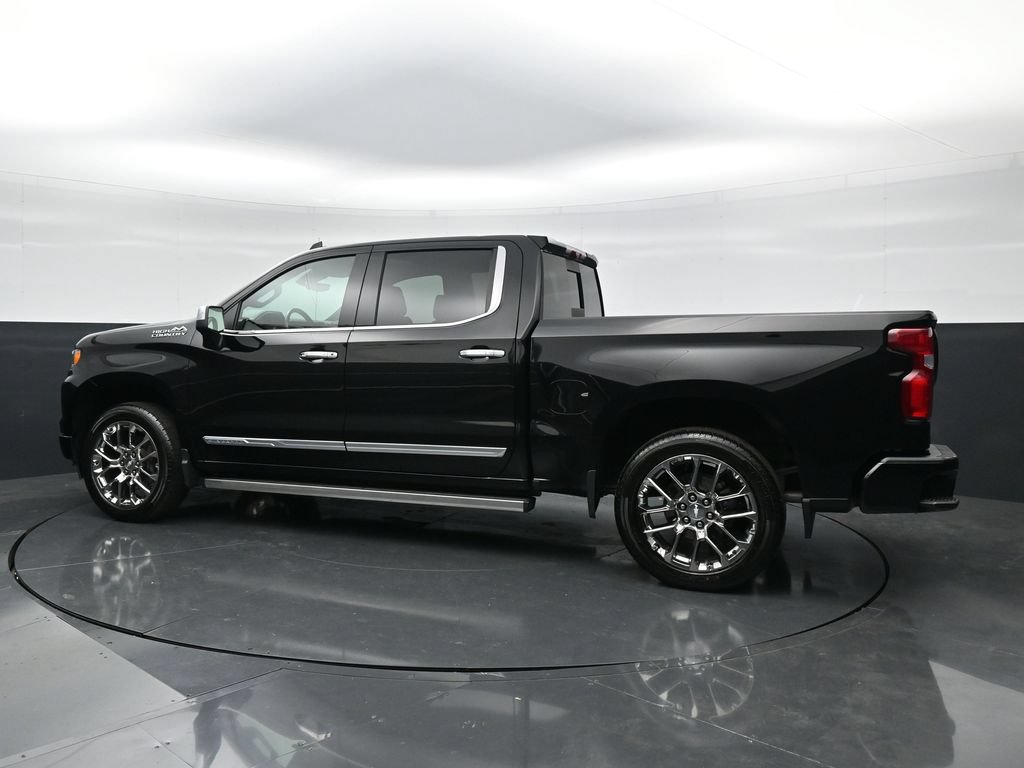 Used 2025 Chevrolet Silverado 1500 High Country AWD/4WD image 8
