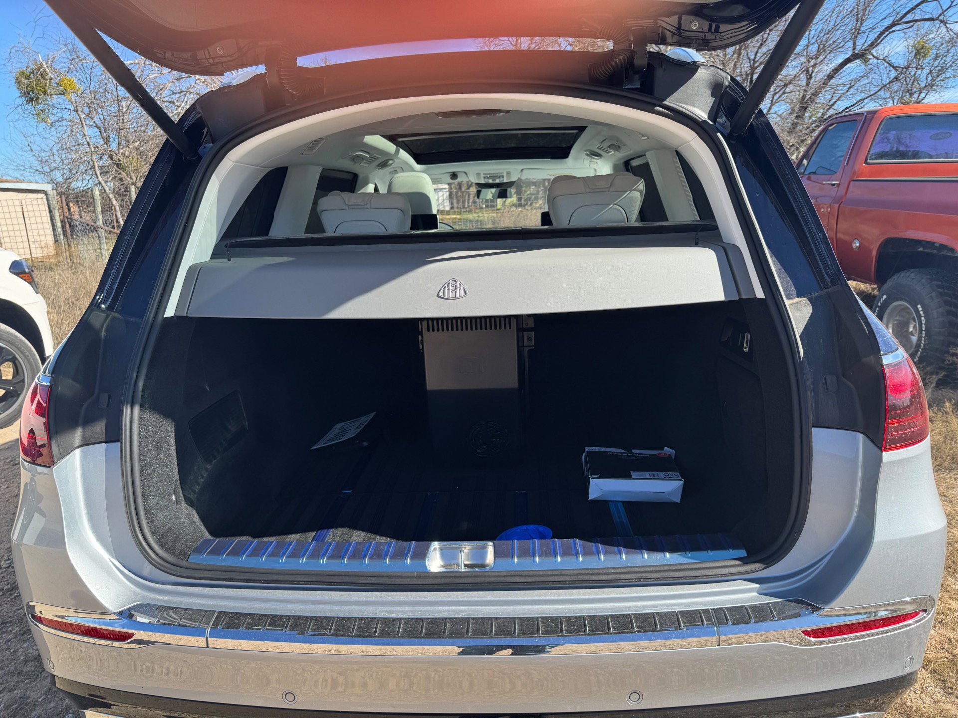 Used 2024 Mercedes-Benz Maybach GLS 600 4MATIC image 26