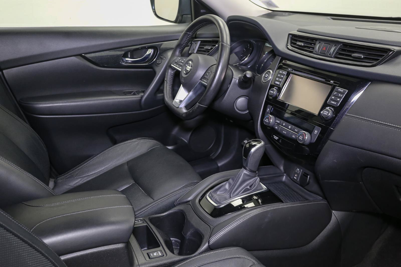 Used 2017 Nissan Rogue SL AWD/4WD image 17