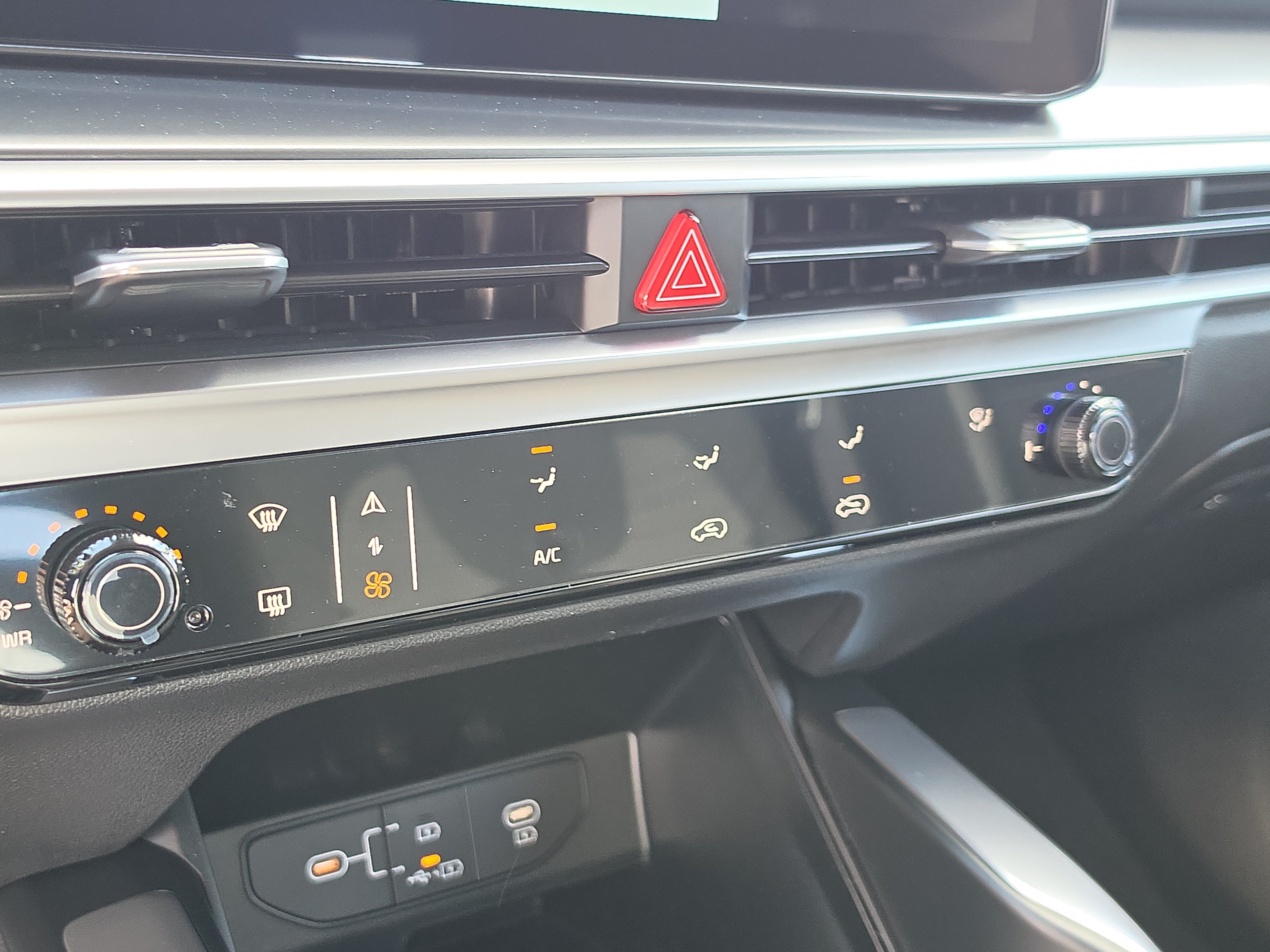 New 2026 Kia Sorento LX FWD image 24