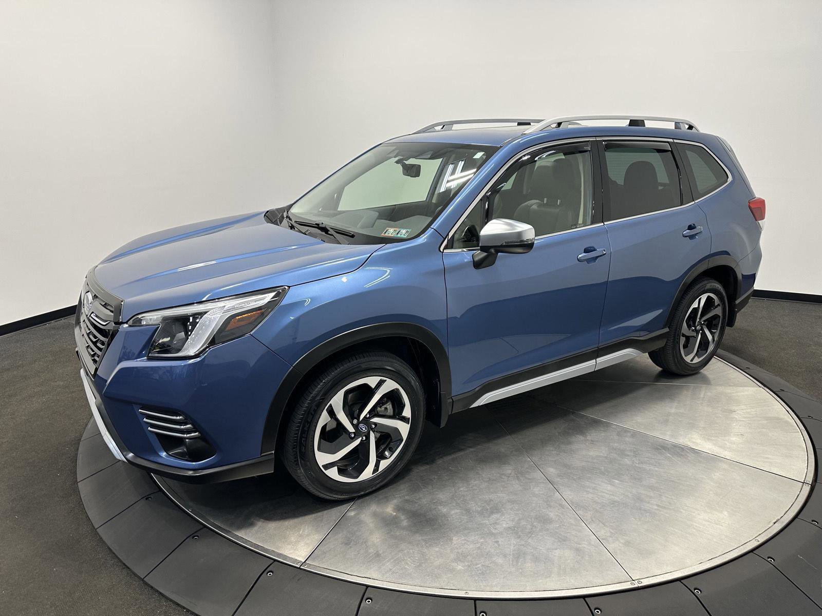 Used 2023 Subaru Forester Touring image 4