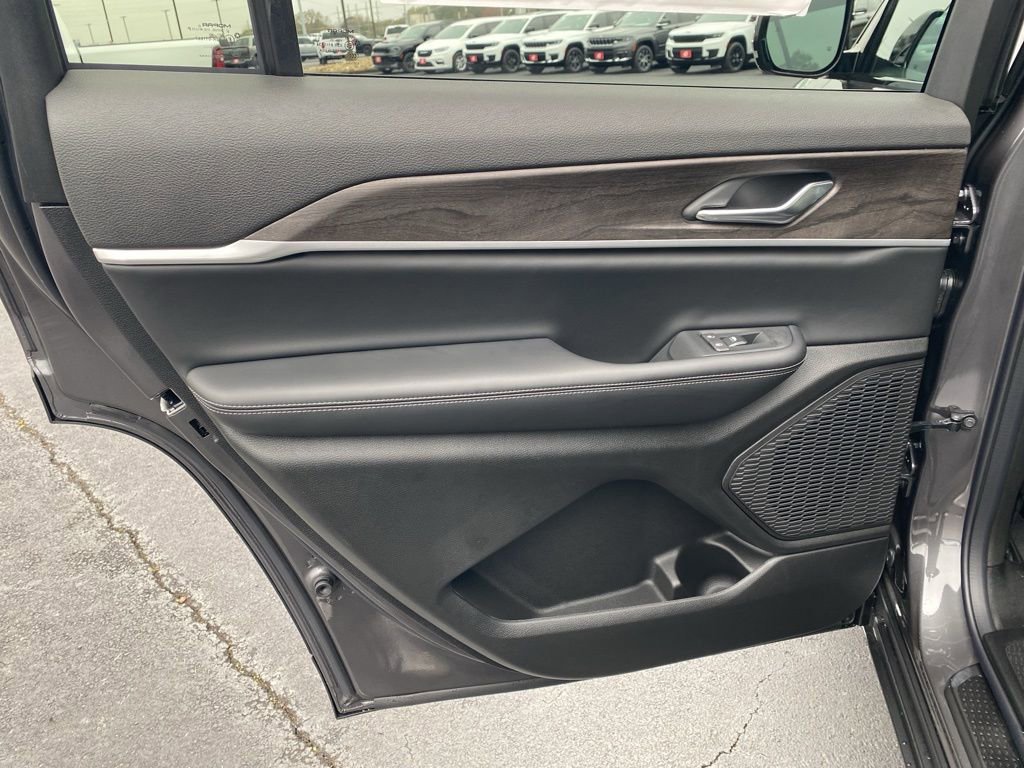 New 2025 Jeep Grand Cherokee L Limited image 37