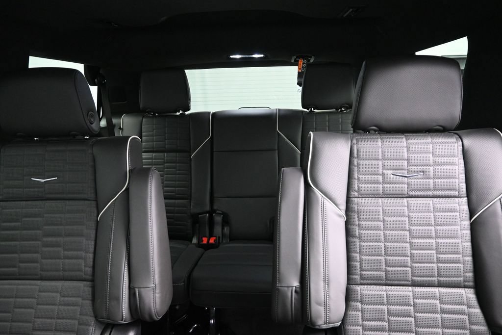 New 2026 Cadillac Escalade Platinum Sport w/ LPO, ONYX Package AWD/4WD image 14