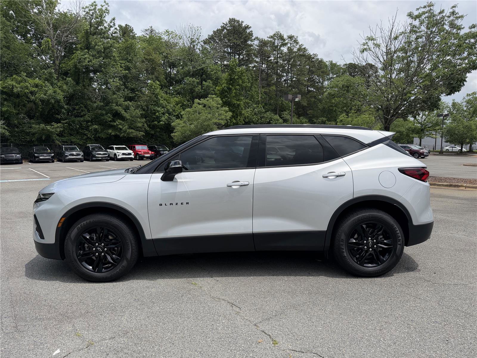 Used 2021 Chevrolet Blazer LT w/ Sound & Technology Package FWD image 29