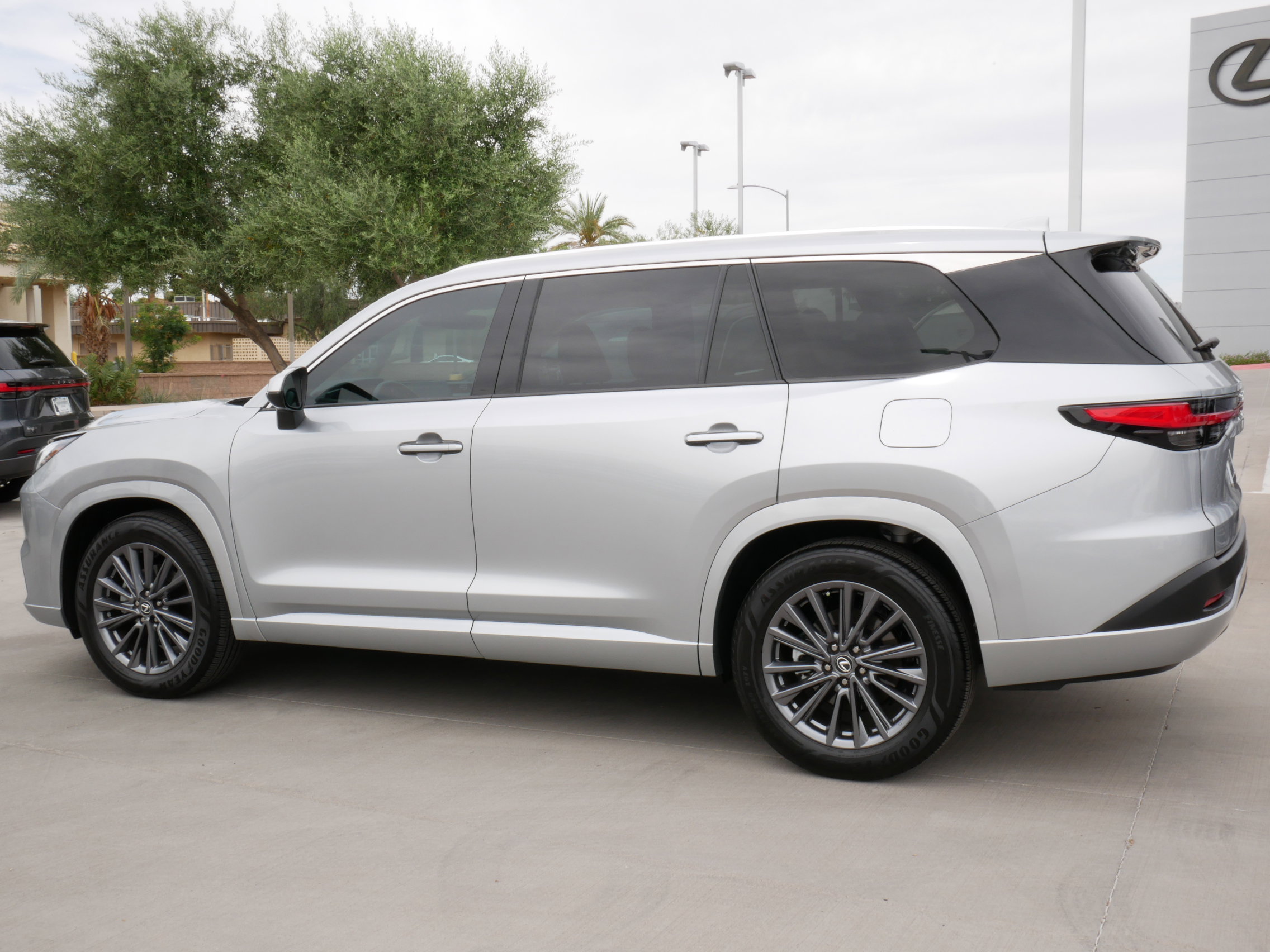 Used 2024 Lexus TX 350 FWD w/ Cold Weather Package image 5