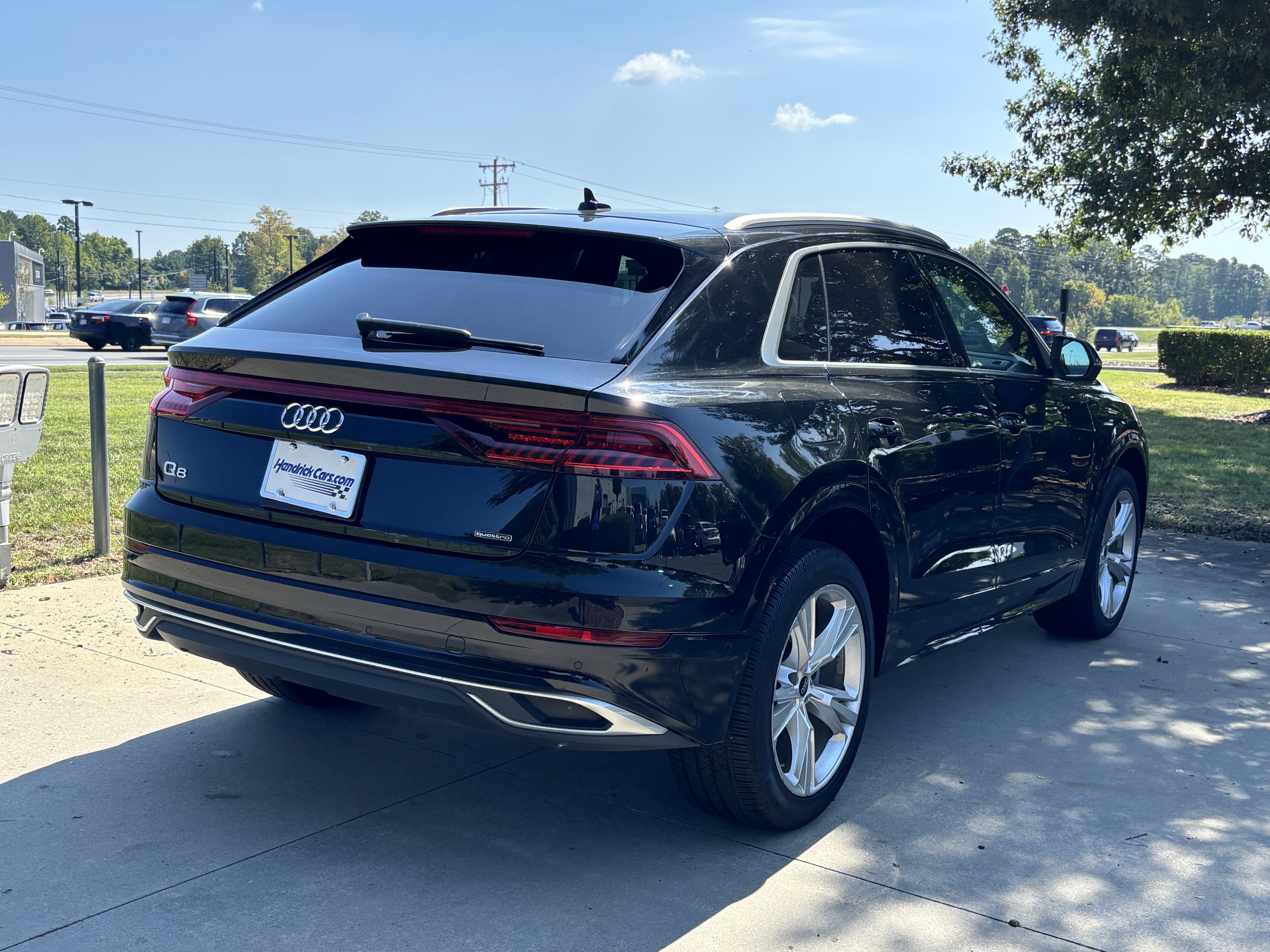 Used 2023 Audi Q8 Premium Plus w/ Premium Plus Package AWD/4WD image 15