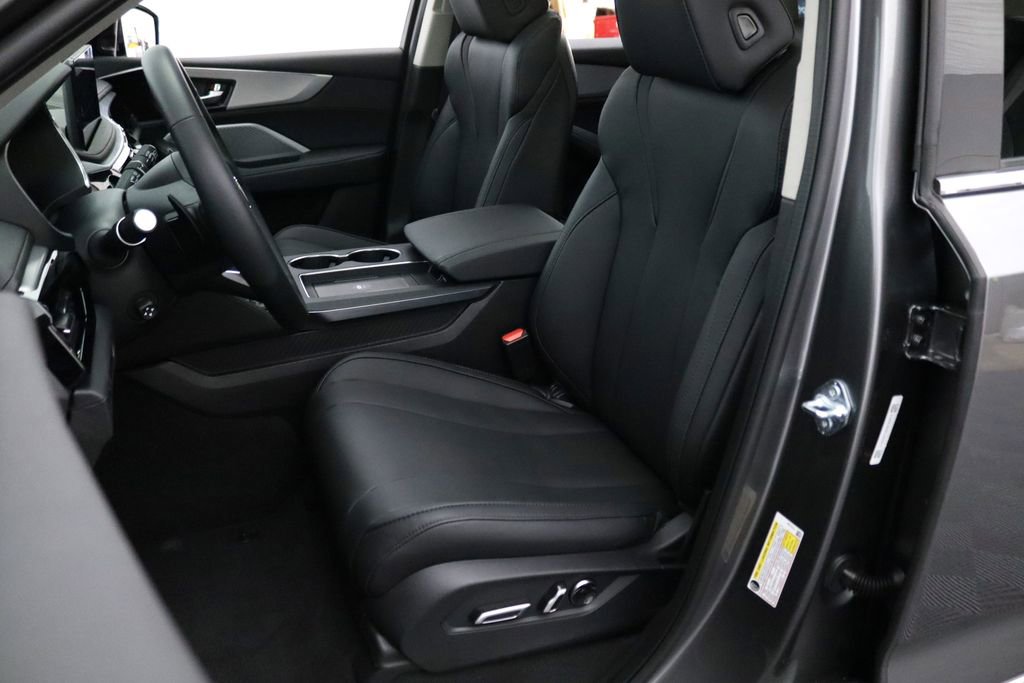 Used 2026 Acura MDX SH-AWD image 2