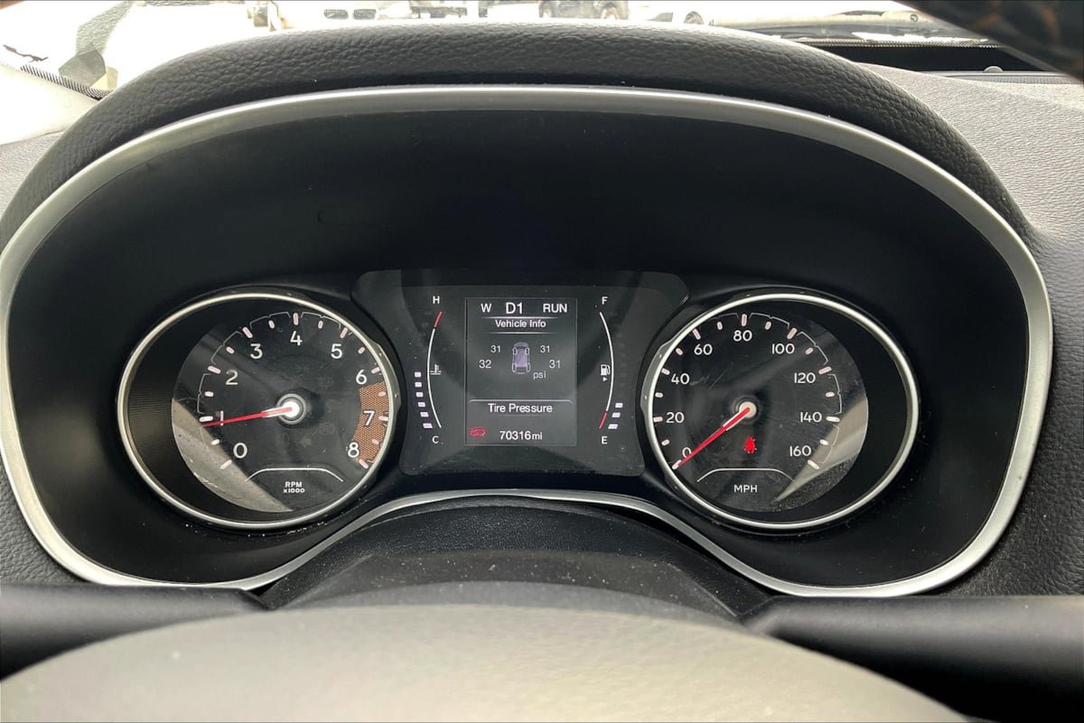 Used 2020 Jeep Compass Latitude FWD image 20