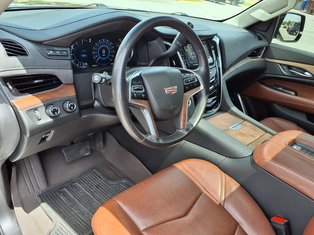 Used 2020 Cadillac Escalade Premium Luxury AWD/4WD image 25