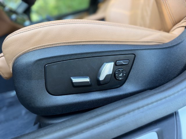 Used 2023 BMW 530i w/ Convenience Package RWD image 11