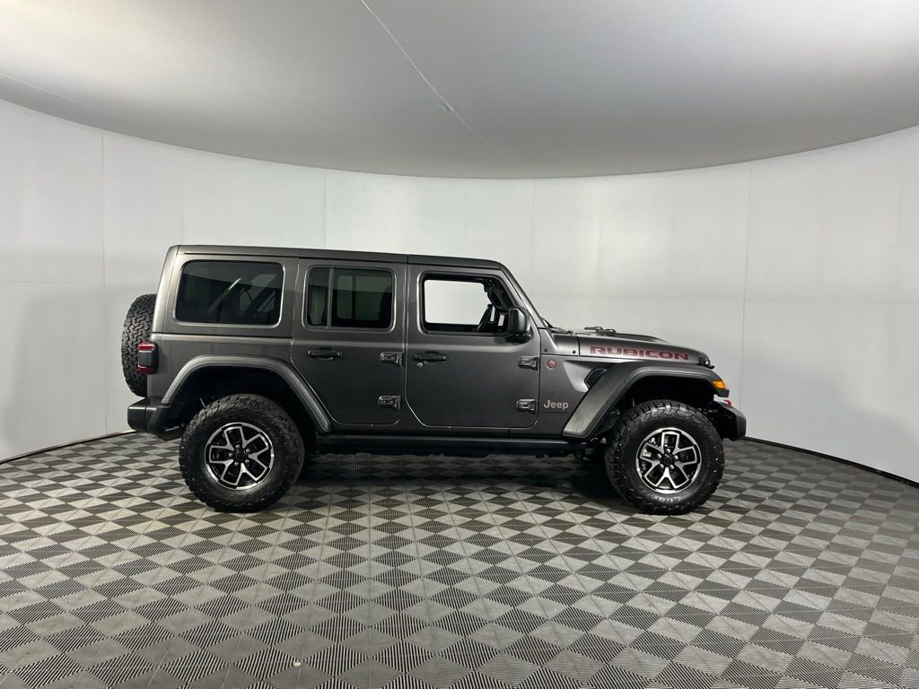 Used 2025 Jeep Wrangler Unlimited Rubicon image 3