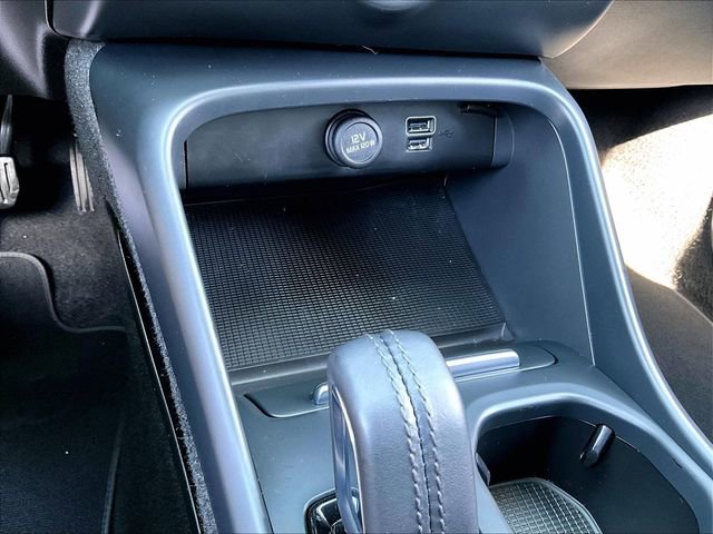 Used 2021 Volvo XC40 T5 Momentum w/ Premium Package image 27