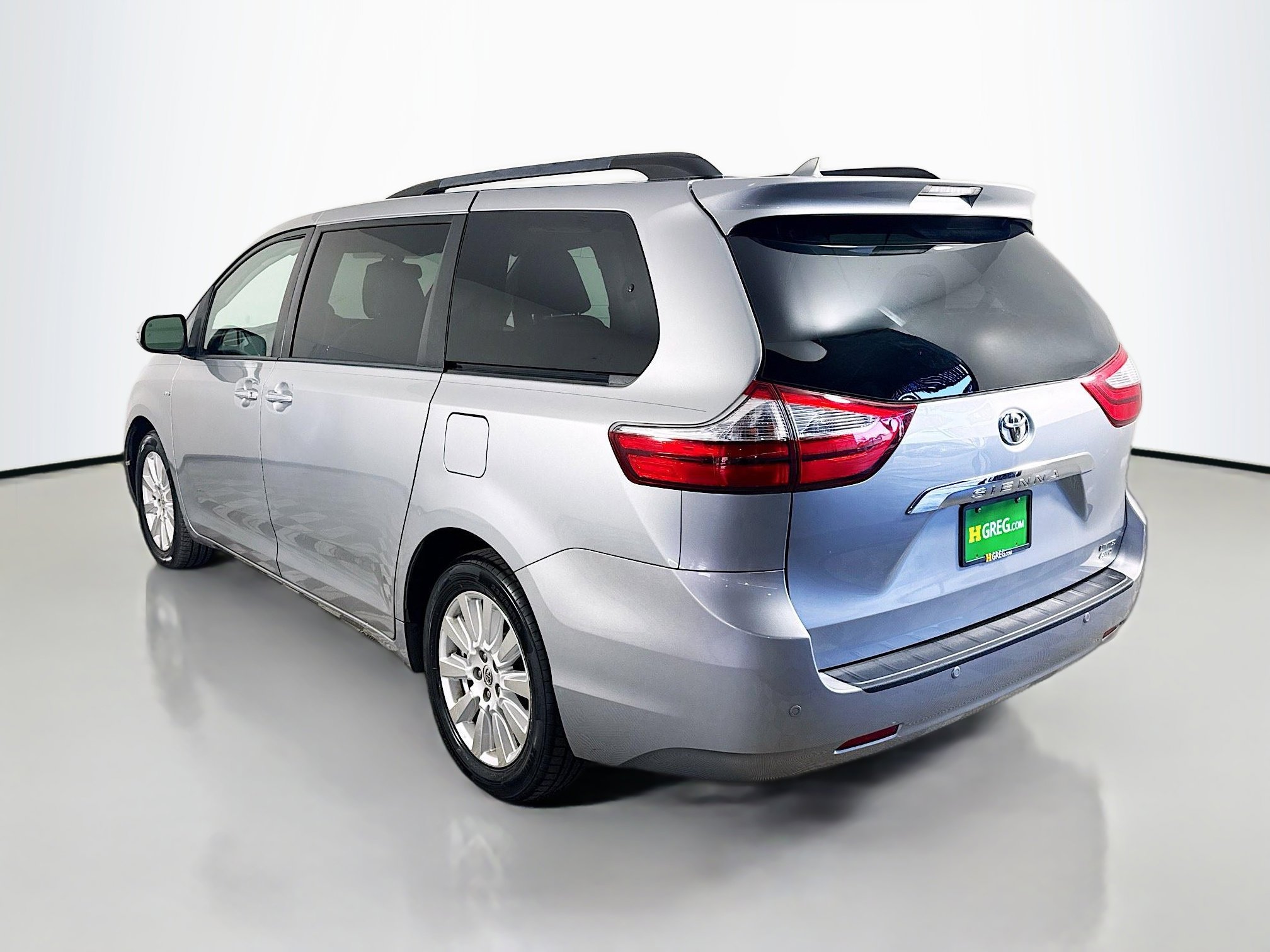 Used 2017 Toyota Sienna Limited Premium image 7