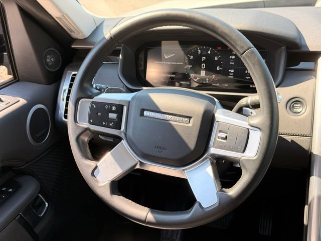 Used 2024 Land Rover Discovery S AWD/4WD image 16