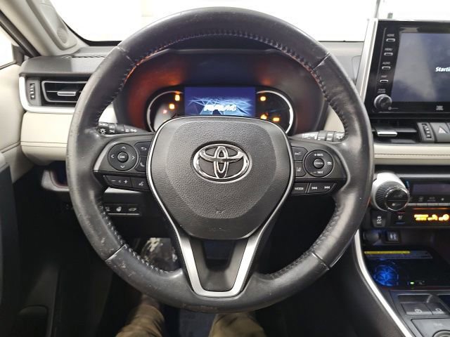 Used 2019 Toyota RAV4 Limited image 18