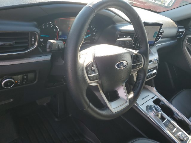 Used 2024 Ford Explorer XLT w/ Equipment Group 202A AWD/4WD image 20