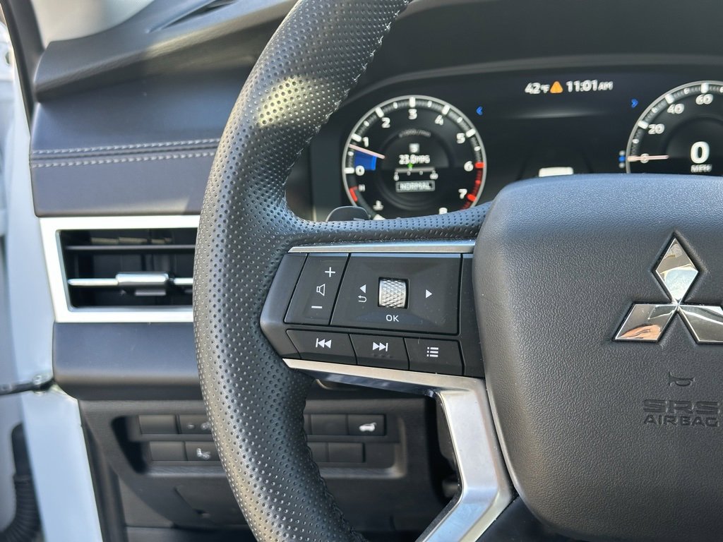Used 2024 Mitsubishi Outlander SEL image 13