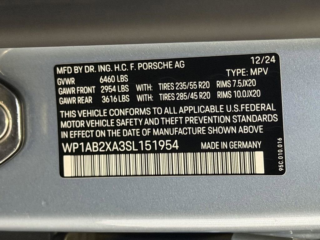 Certified 2025 Porsche Macan 4S Electric AWD/4WD image 26
