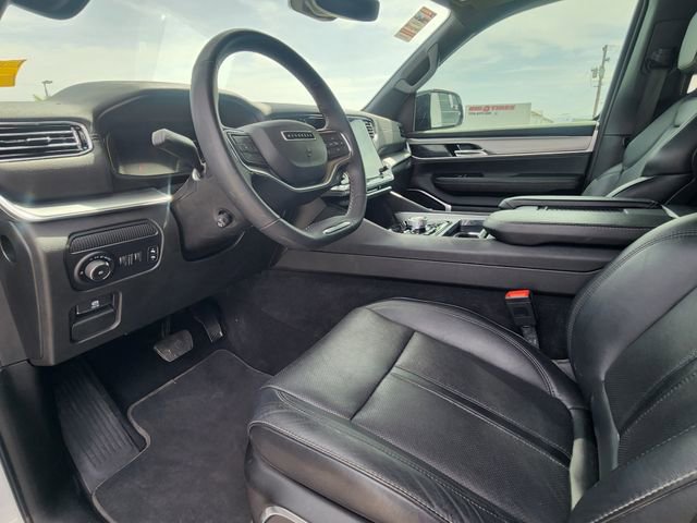 Used 2023 Jeep Wagoneer Series II AWD/4WD image 11