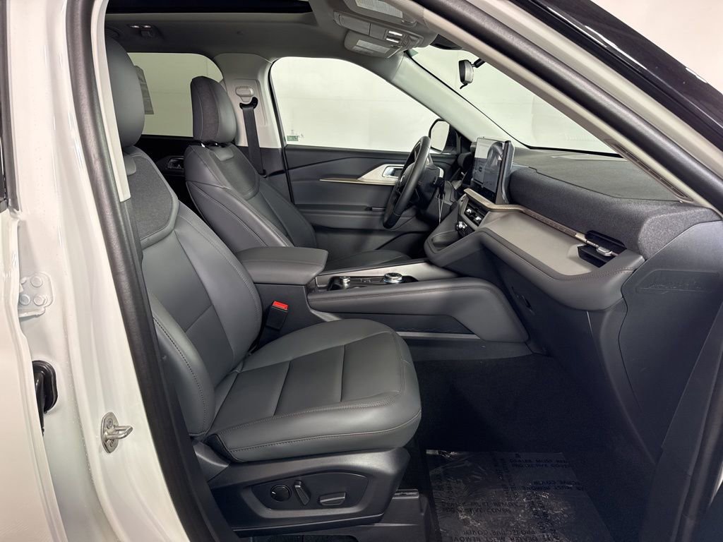 New 2026 Ford Explorer Active w/ Active Comfort Package image 17