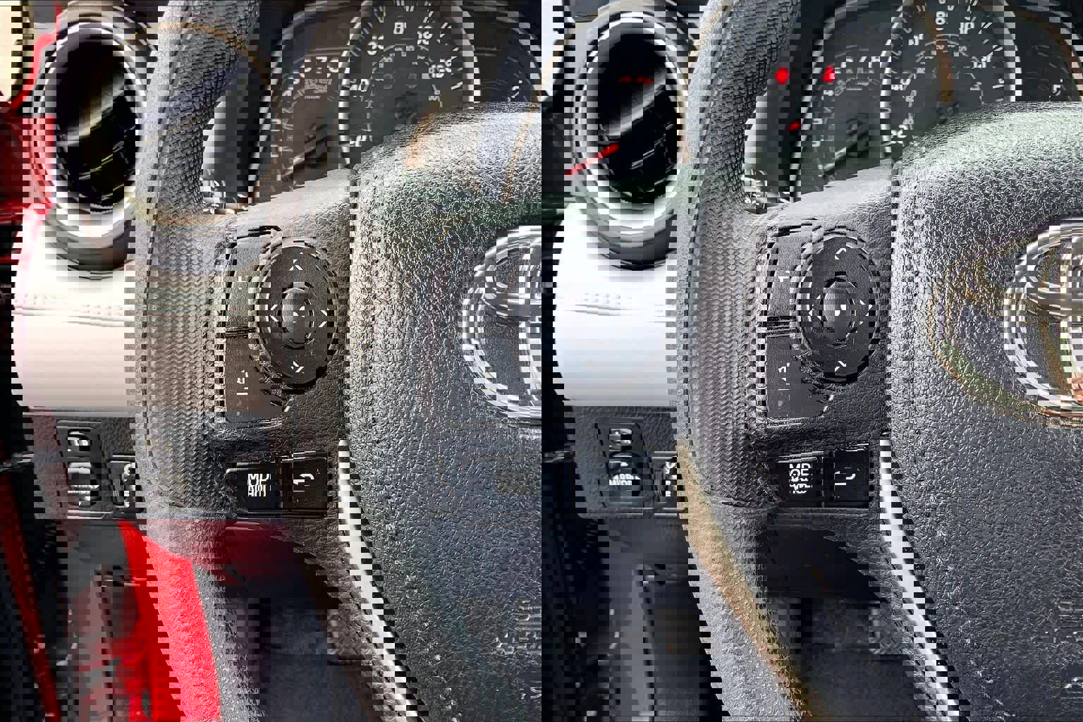 Used 2013 Toyota RAV4 XLE image 23