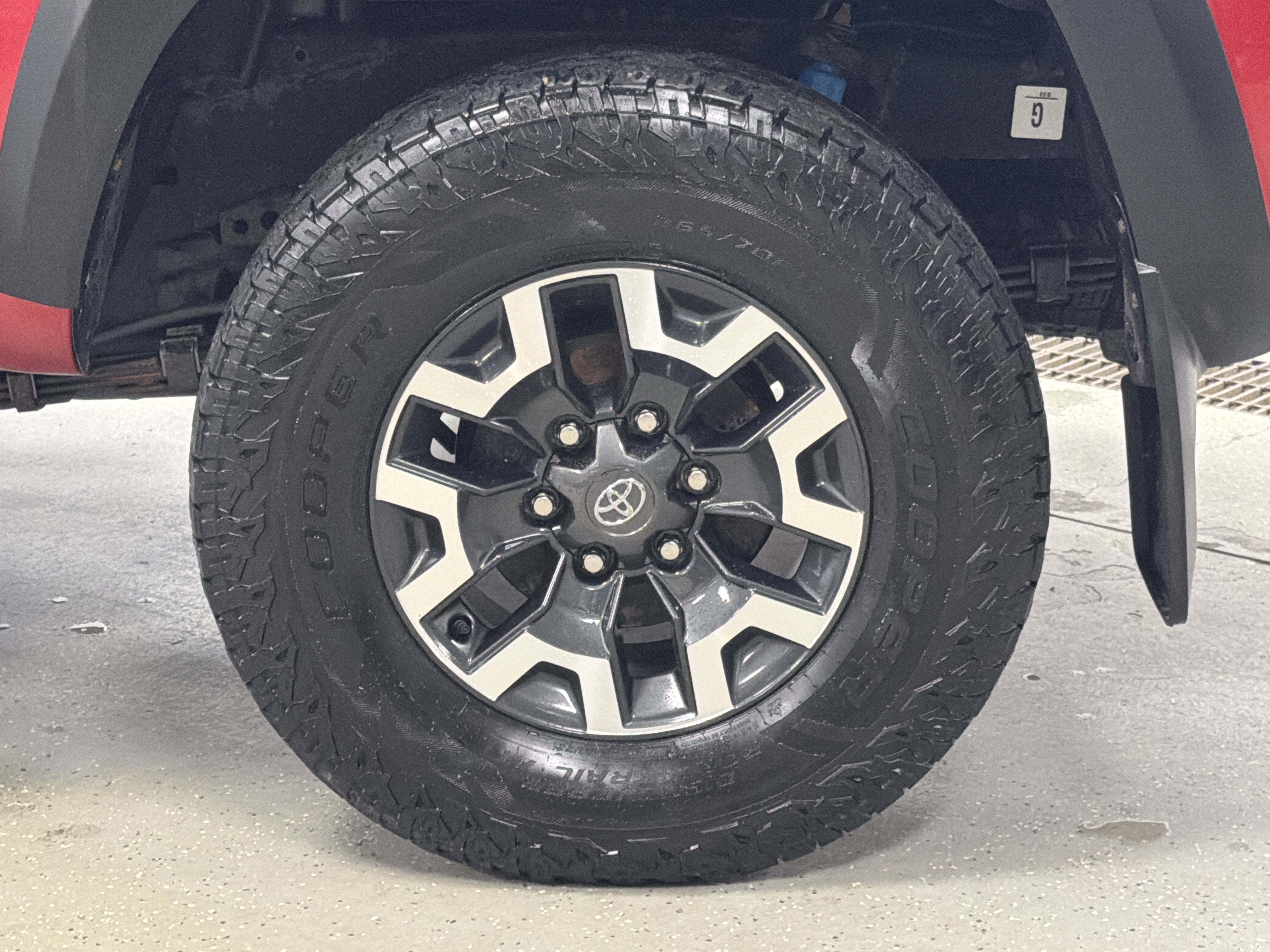 Used 2022 Toyota Tacoma TRD Off-Road w/ TRD Premium Off Road Package AWD/4WD image 45