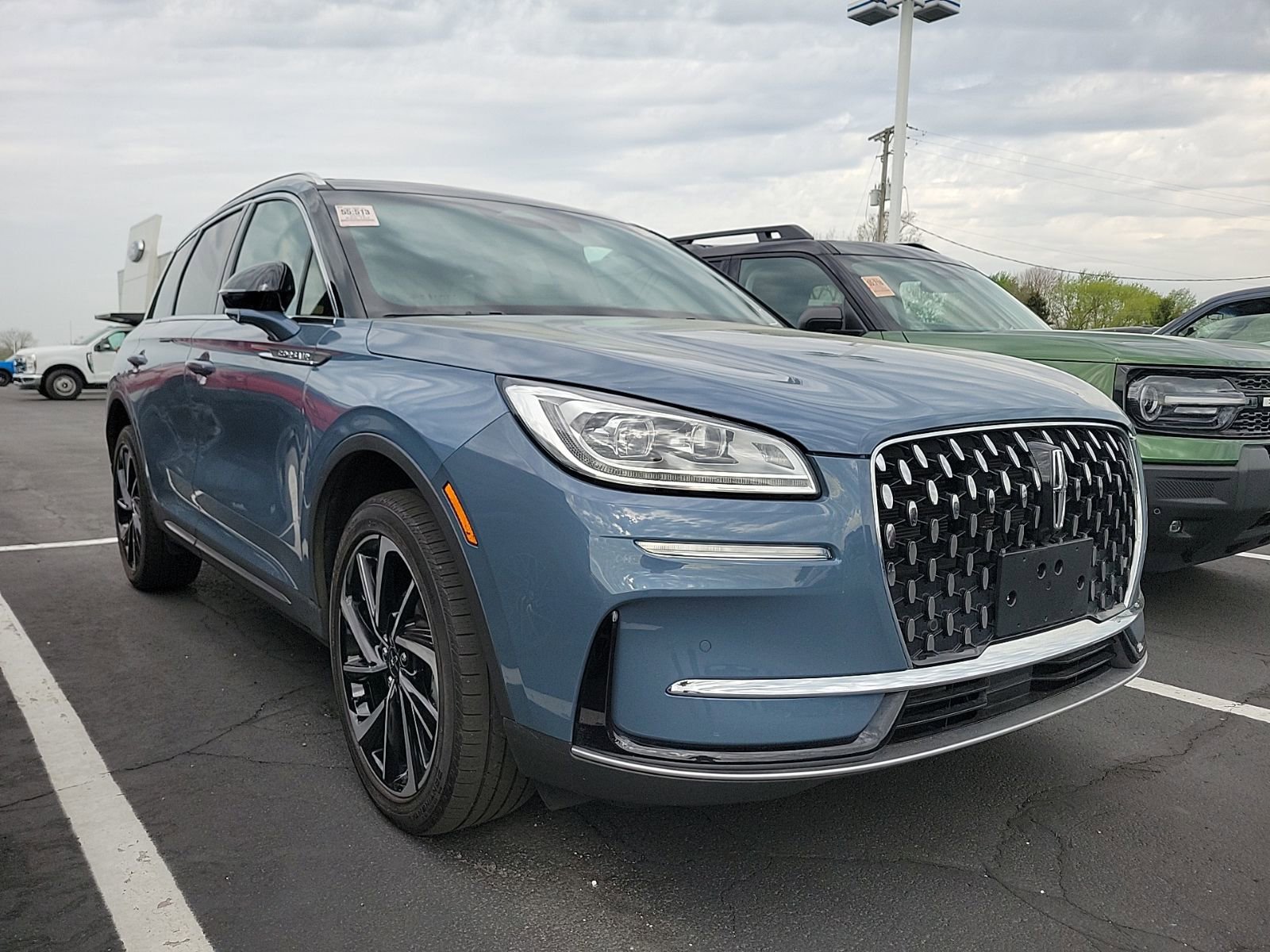 Used 2023 Lincoln Corsair Reserve w/ Equipment Group 201A image 1