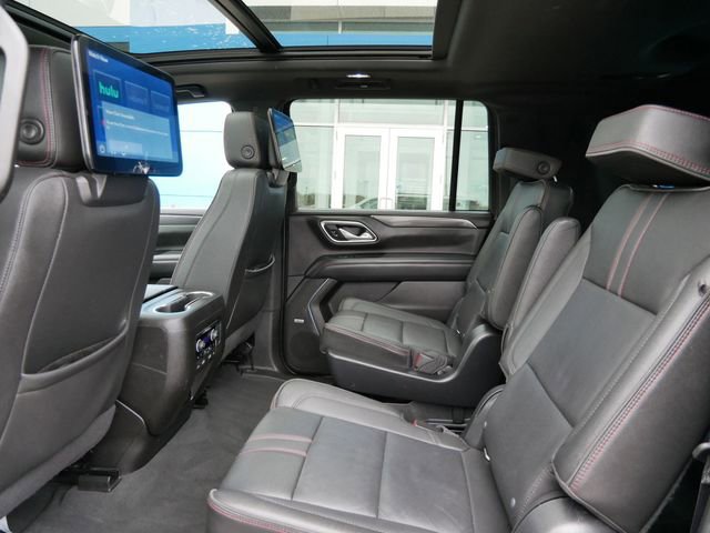 Used 2022 Chevrolet Suburban RST w/ Luxury Package AWD/4WD image 8