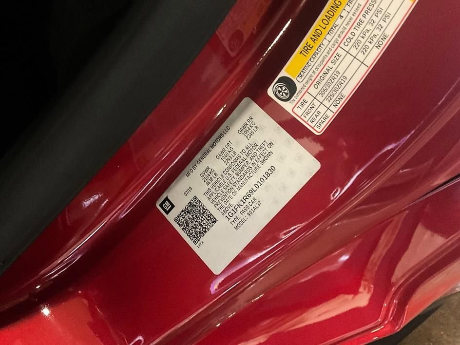 Used 2020 Chevrolet Camaro ZL1 RWD image 28
