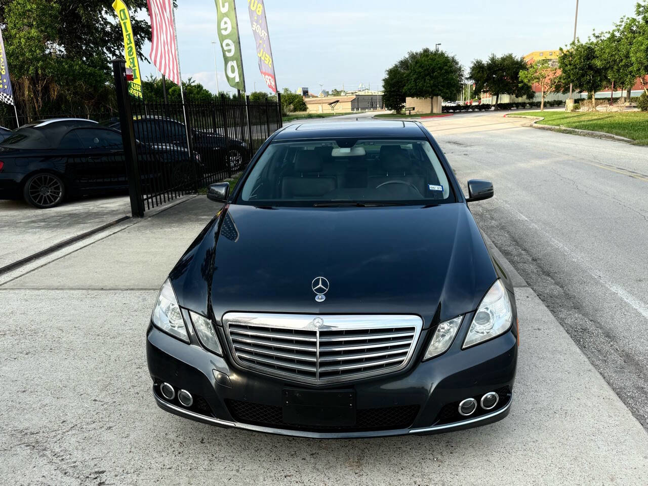 Used 2011 Mercedes-Benz E 350 BlueTEC Sedan image 3