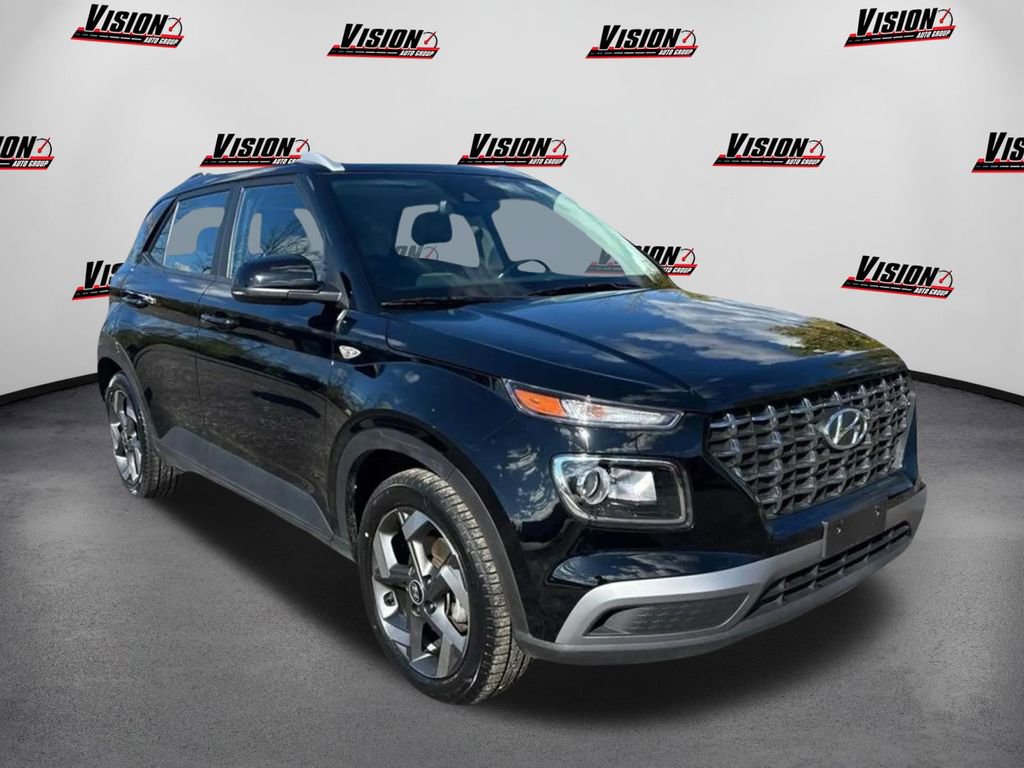 Used 2022 Hyundai Venue SEL w/ Cargo Package image 3