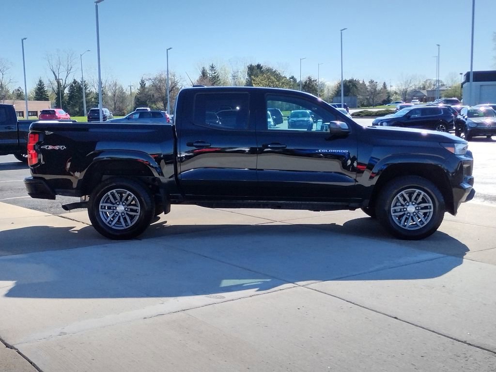 Used 2024 Chevrolet Colorado LT w/ LT Convenience Package AWD/4WD image 15