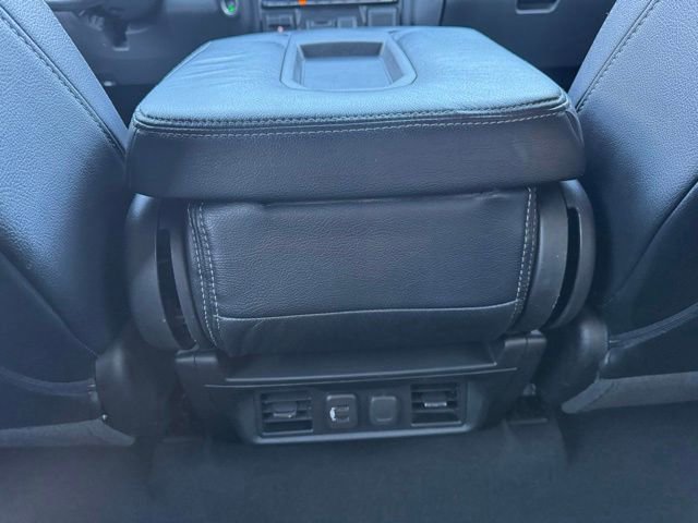 Used 2019 Chevrolet Silverado 1500 LT w/ All-Star Edition AWD/4WD image 9