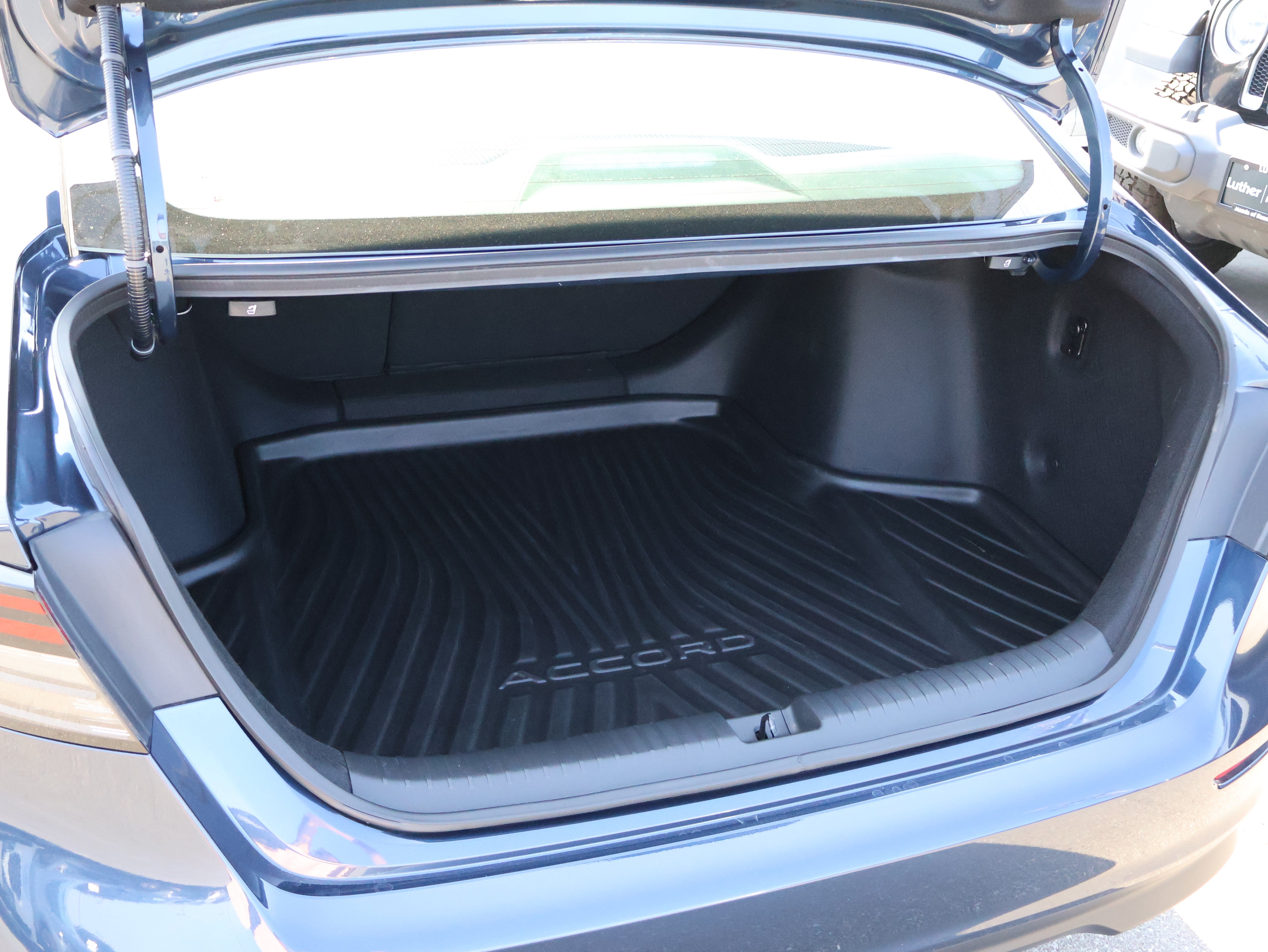Used 2025 Honda Accord SE image 8