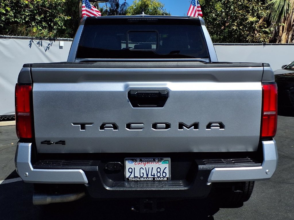 Certified 2024 Toyota Tacoma SR5 AWD/4WD image 7
