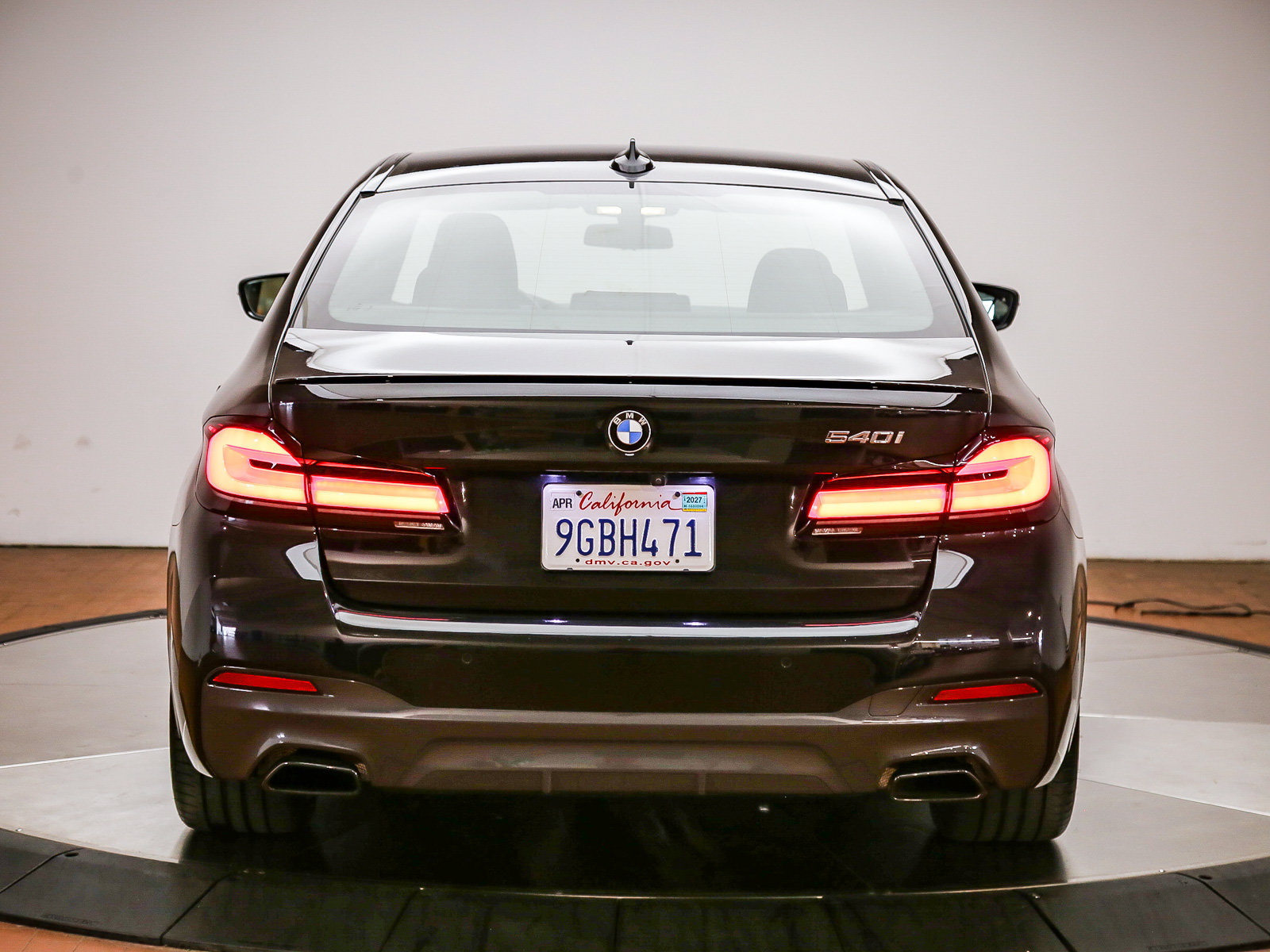 Used 2023 BMW 540i w/ M Sport Package RWD image 5